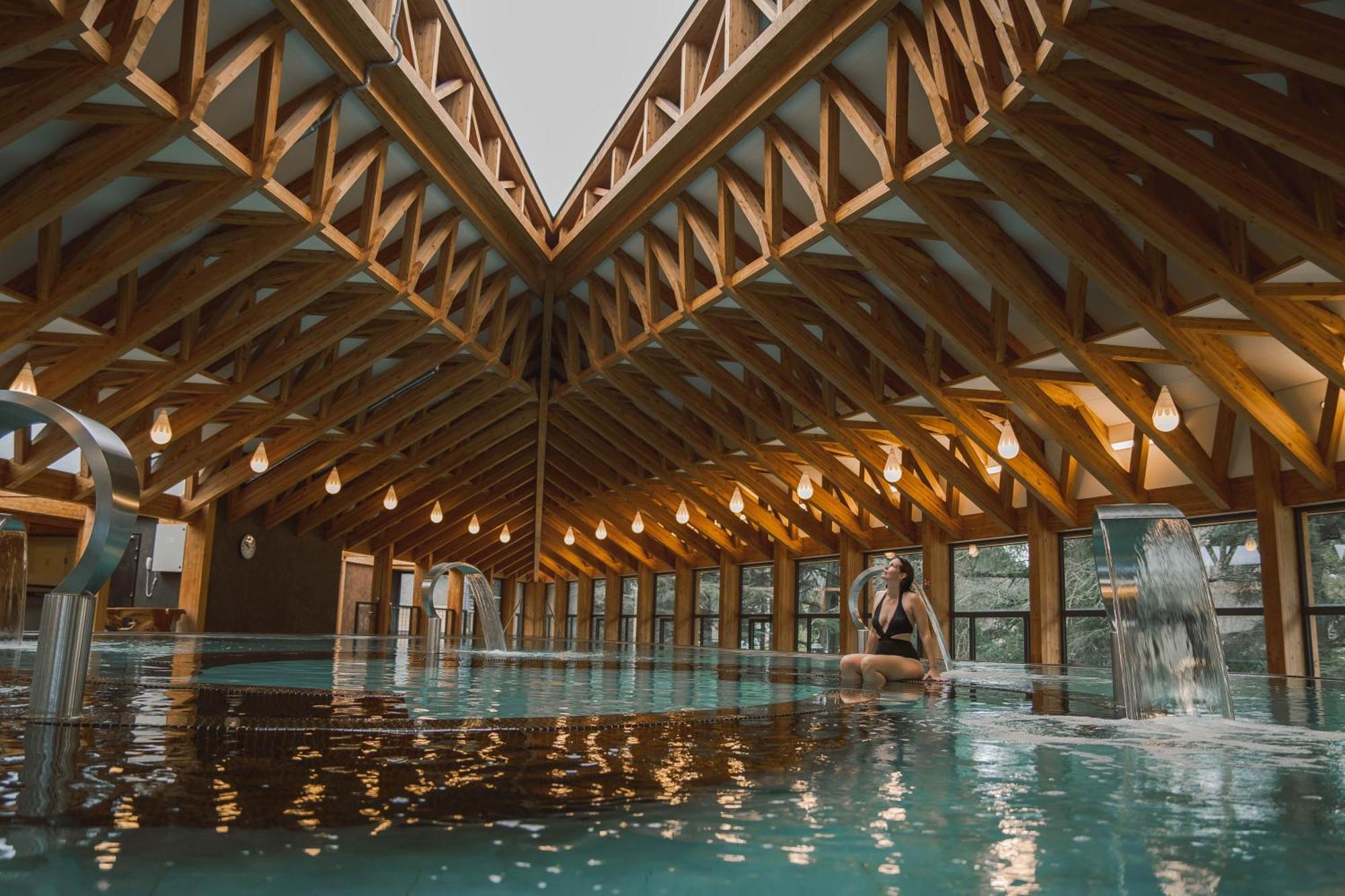 Villa Aimee Luxury Apartments With Heated Pool Vals-les-Bains Exteriér fotografie